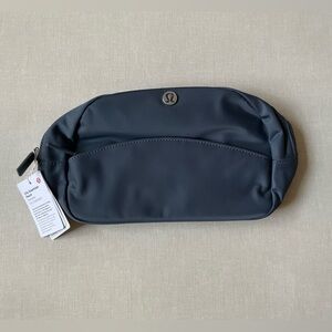 Lululemon City Essentials Pouch 4L - Oil Grey